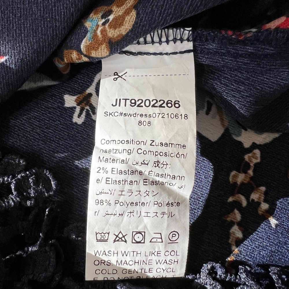 NWOT SHEIN Dress Size Small Navy Blue Tie Belt Floral Lace Crochet V-Neck Flowy - Picture 15 of 15